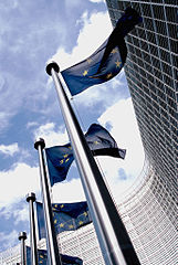 European flag outside the Commission, 18 July 2006 by Xavier Hpe